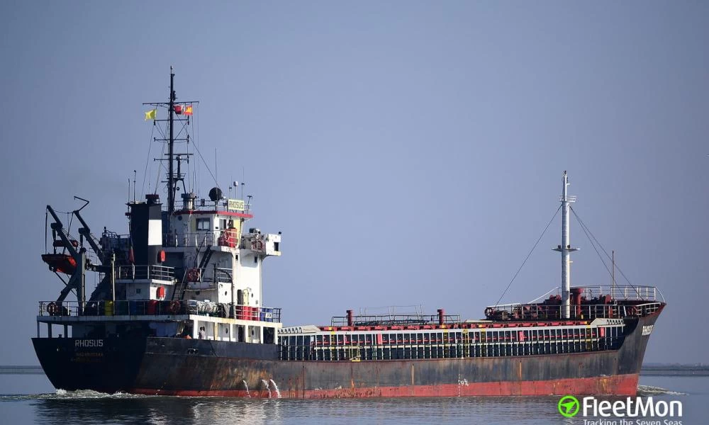 Ακυβέρνητο πλοίο με τουρκική σημαία ανοιχτά της Μήλου!